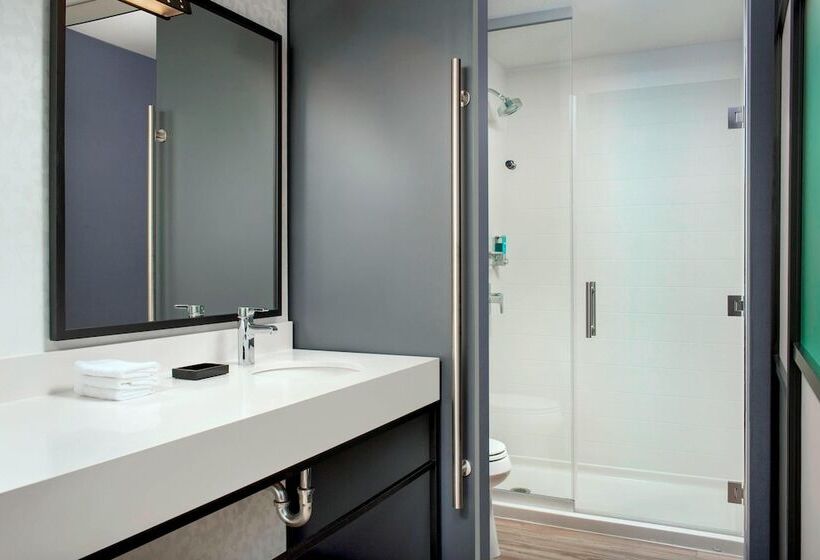 Номер Стандарт 2 Двуспальные Кровати, Aloft Wilmington At Coastline Center