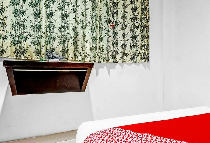 Номер Стандарт, Oyo 90692 Point Hostel