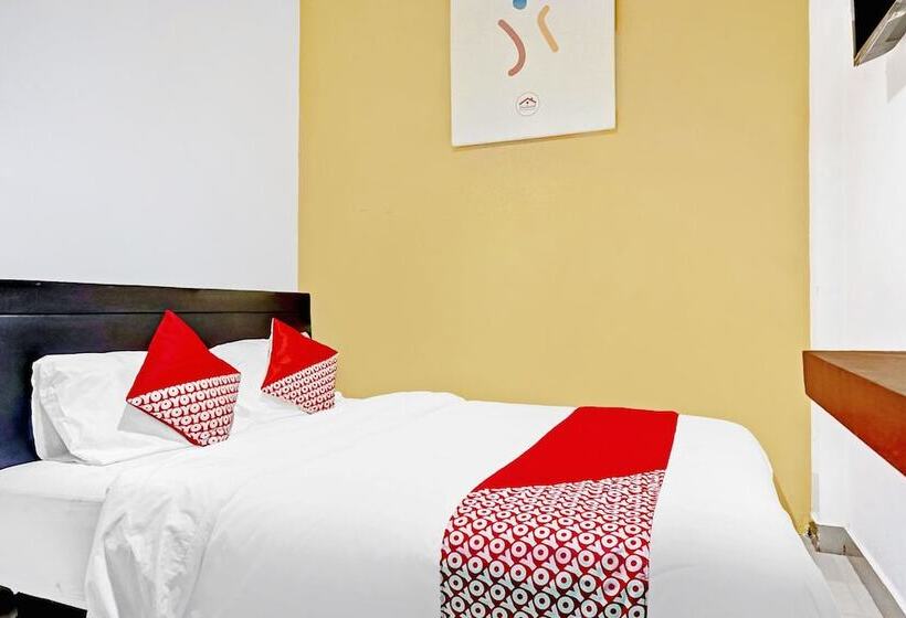 Номер Стандарт, Oyo 90692 Point Hostel