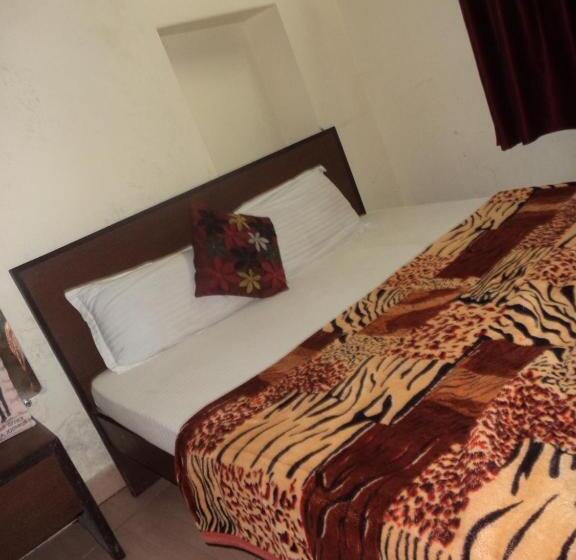 이코노미 룸, Shri Shanti Villa