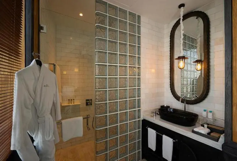 キングサイズベッドのデラックスルーム, The Orient Jakarta, A Royal Hideaway
