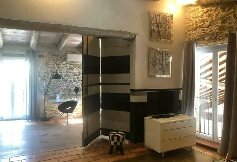 プールビュースイート, Restaurant Et Chambres D Hôtes La Ferme De Cornadel
