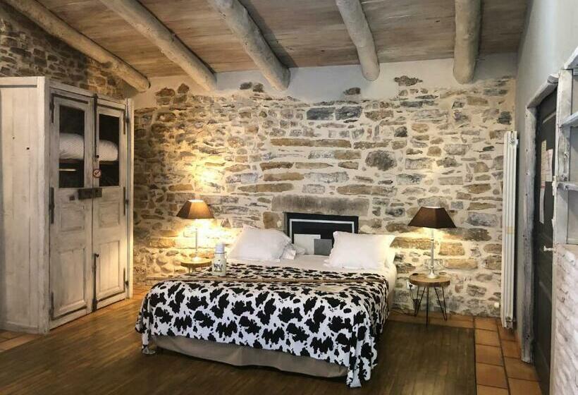 プールビュースイート, Restaurant Et Chambres D Hôtes La Ferme De Cornadel