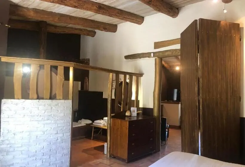 キングサイズベッドのスイートルーム, Restaurant Et Chambres D Hôtes La Ferme De Cornadel
