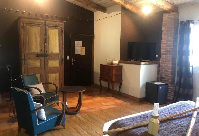 キングサイズベッドのスイートルーム, Restaurant Et Chambres D Hôtes La Ferme De Cornadel