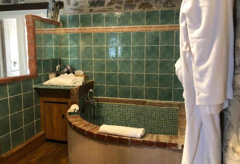 テラス付スイート, Restaurant Et Chambres D Hôtes La Ferme De Cornadel