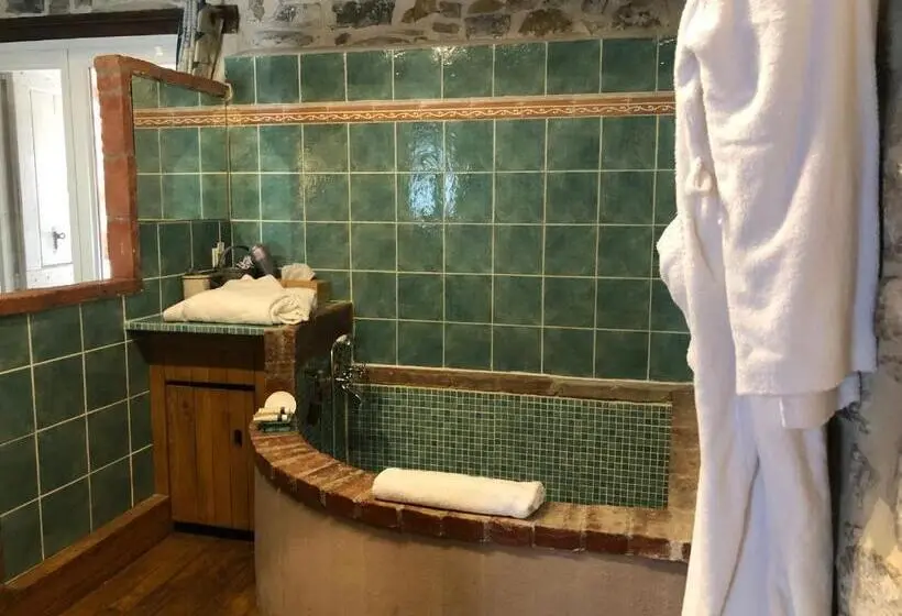 テラス付スイート, Restaurant Et Chambres D Hôtes La Ferme De Cornadel