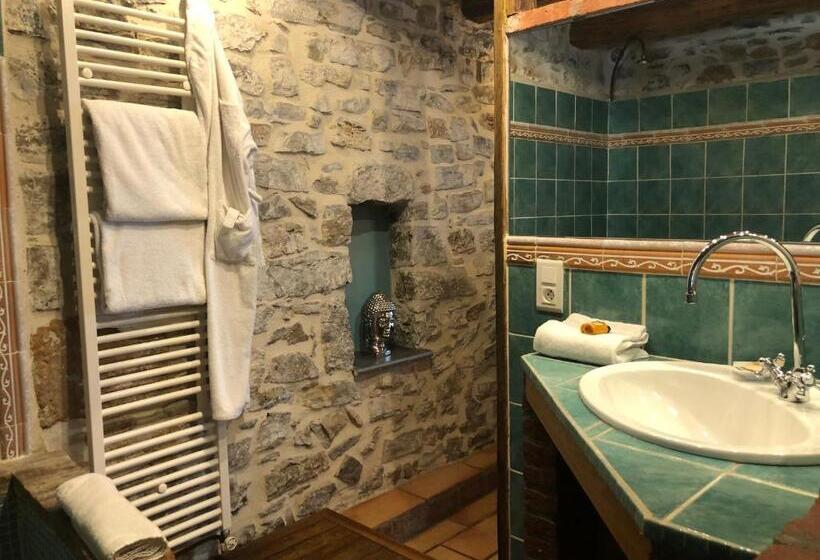 テラス付スイート, Restaurant Et Chambres D Hôtes La Ferme De Cornadel