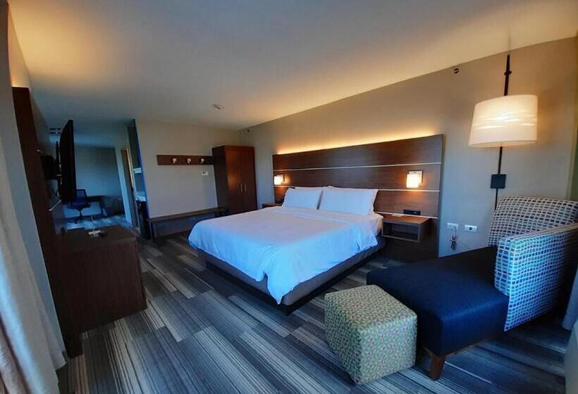 سوییت جونیور اجرایی, Holiday Inn Express Trincity, An Ihg