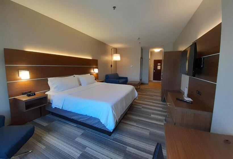 سوییت جونیور, Holiday Inn Express Trincity, An Ihg