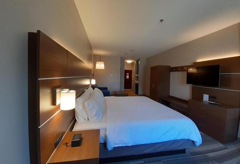 سوییت جونیور, Holiday Inn Express Trincity, An Ihg