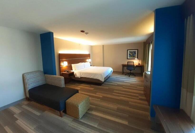 سوئیت برای معلولان, Holiday Inn Express Trincity, An Ihg