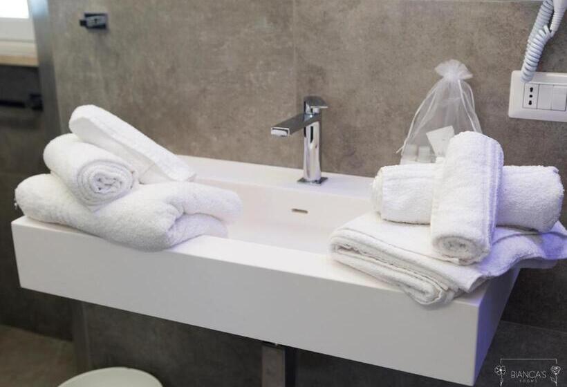 Четырехместный Номер Стандарт, Bianca's Rooms