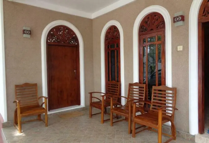 اتاق استاندارد, Man Guest Polonnaruwa