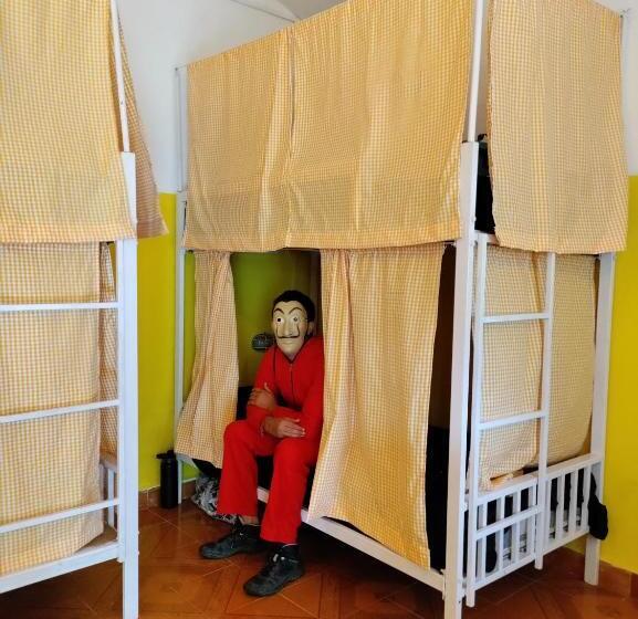 מיטה בחדר משותף, Whoopers Hostel Palolem