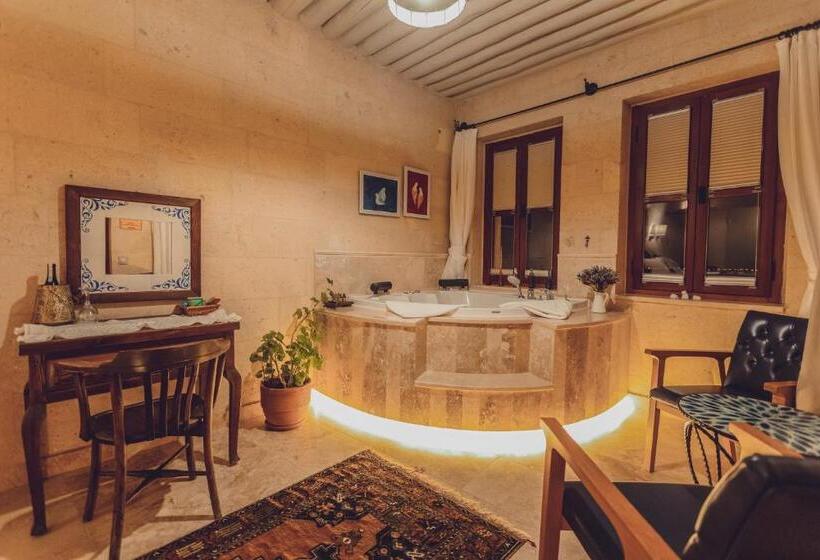 اتاق استاندارد با وان آب گرم, Peristyle Cave Cappadocia  Special Class