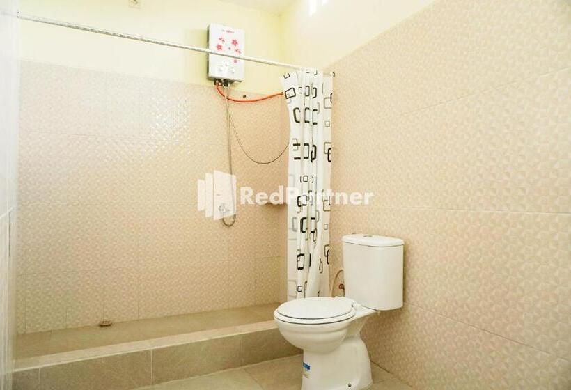 Quarto Triplo Estandar, Griya Imafa Inn Mitra Reddoorz