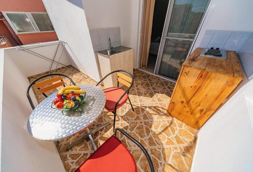 آپارتمان 1 خوابه با بالکن, Guest House Edita