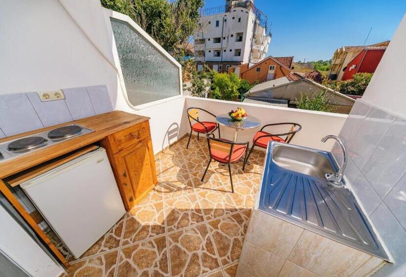 آپارتمان 1 خوابه با بالکن, Guest House Edita