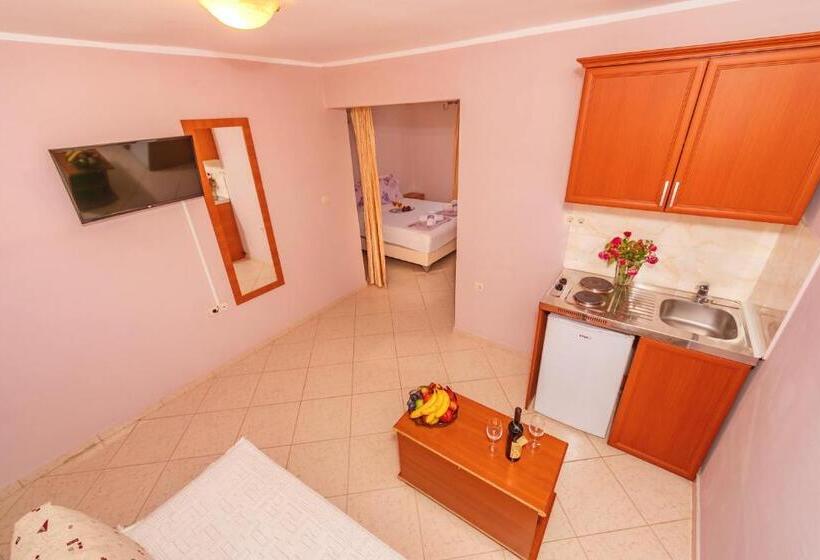 آپارتمان راحتی 1 خوابه, Guest House Edita