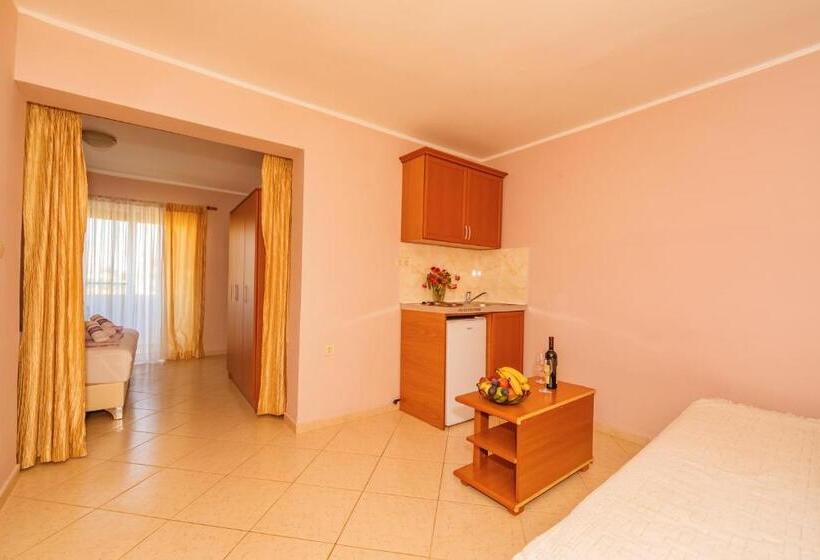 آپارتمان راحتی 1 خوابه, Guest House Edita
