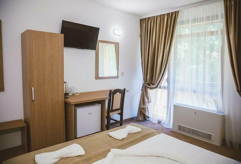 غرفة قياسية ثلاثية, стаи за гост хит хаус и спа