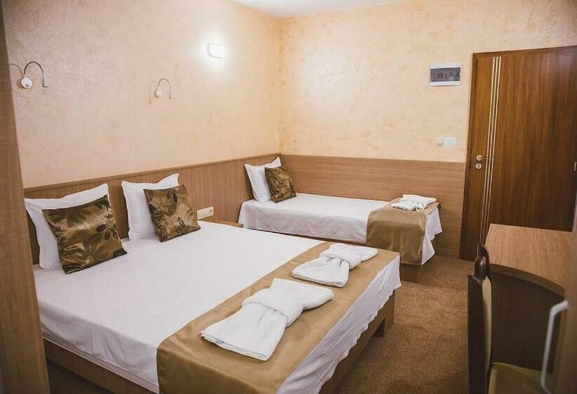 غرفة قياسية ثلاثية, стаи за гост хит хаус и спа