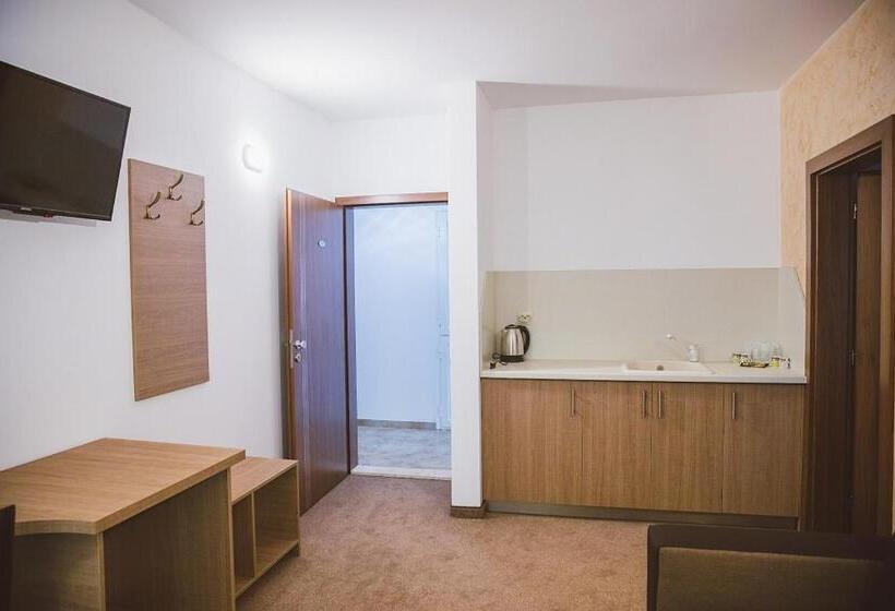 Family Suite, стаи за гост хит хаус и спа