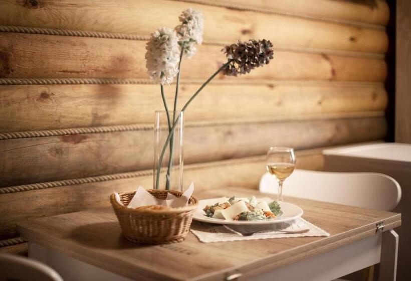 침실 1개 발코니 아파트, котедж парк славна