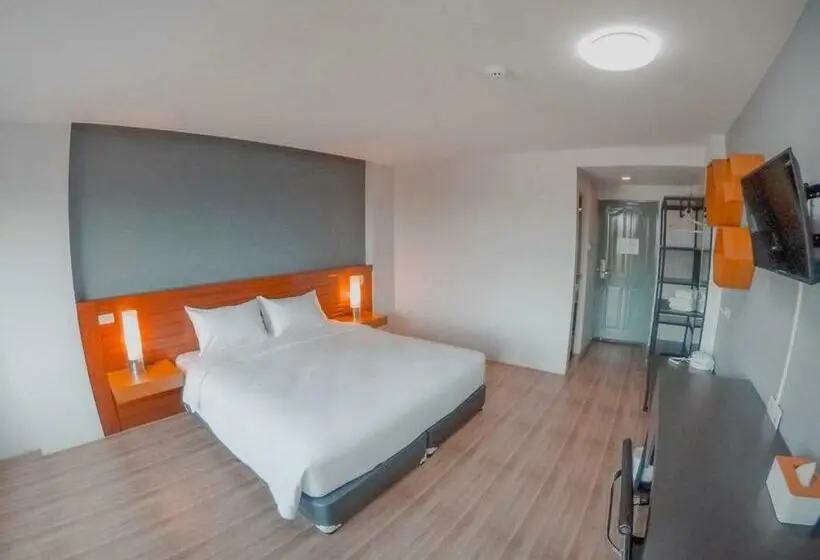 اتاق استاندارد با تخت بزرگ, Mtrio Hotel Korat