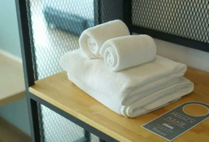 اتاق استاندارد با تخت بزرگ, Mtrio Hotel Korat