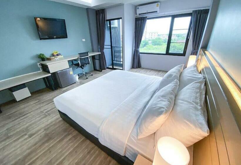 غرفة قياسية سرير كينج, Mtrio Hotel Korat