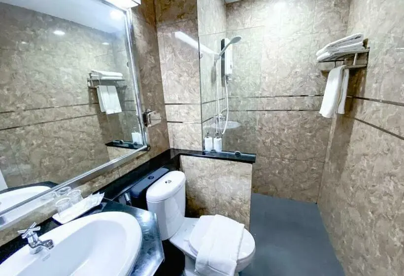 اتاق استاندارد با تخت بزرگ, Mtrio Hotel Korat