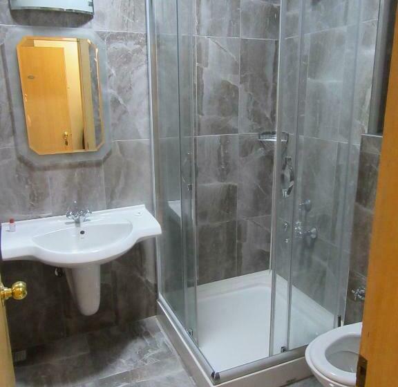 غرفة قياسية فردية, Otel Ami̇ller