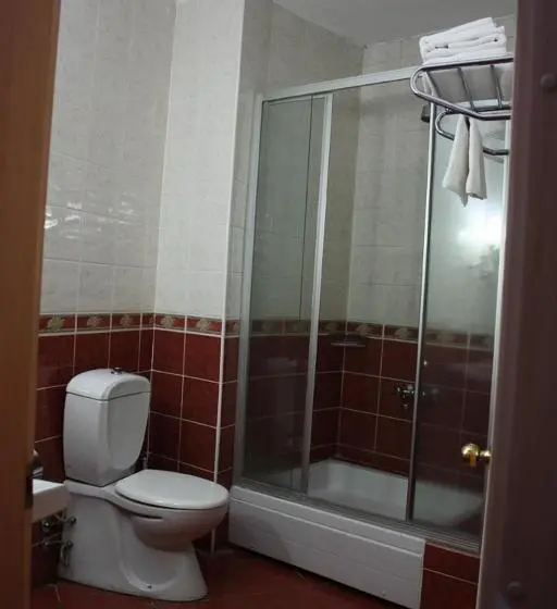 اتاق استاندارد سه نفره, Otel Amä°ller