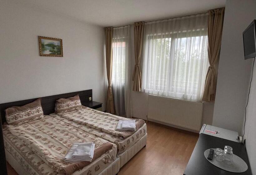 ガーデンビュースタンダードルーム, къща за гости александра