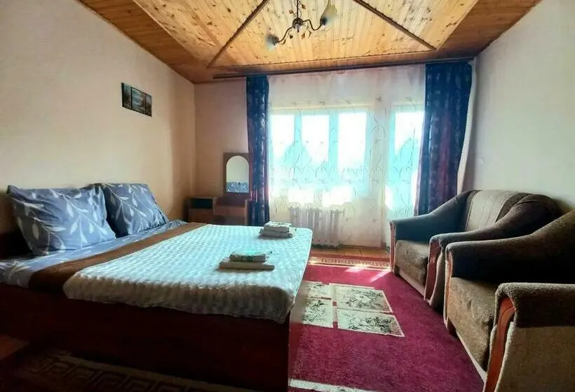 エコノミールーム, у тараса і лесі