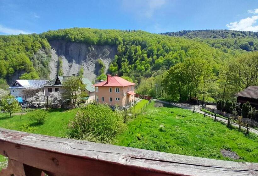 Familienzimmer, у тараса і лесі