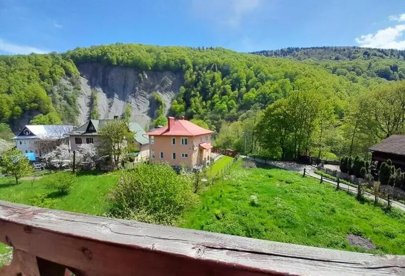 ファミリールーム, у тараса і лесі