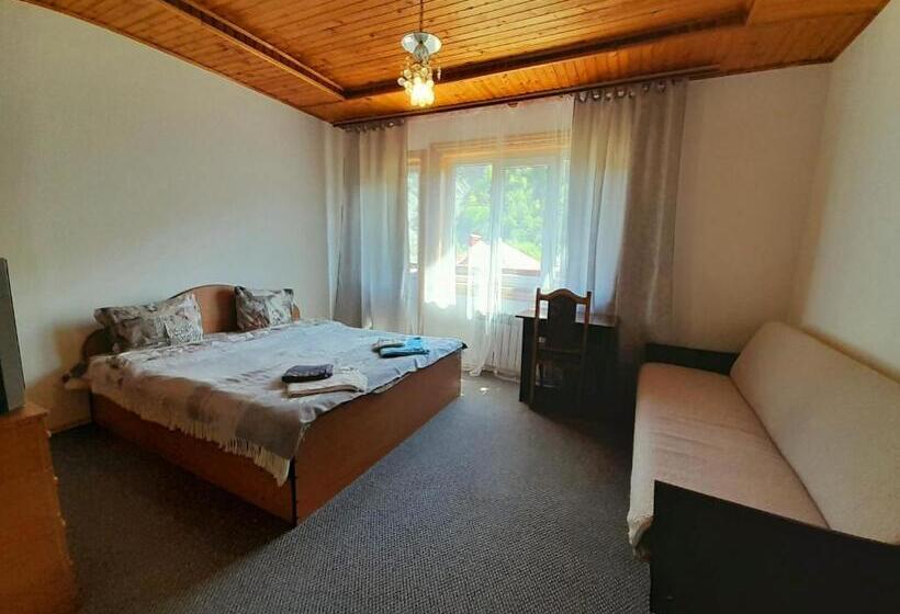 Familienzimmer, у тараса і лесі