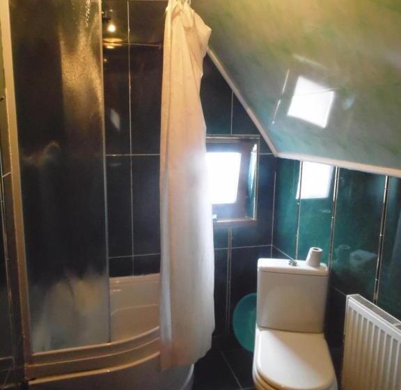 Standard 4-Bettzimmer mit Balkon, у тараса і лесі