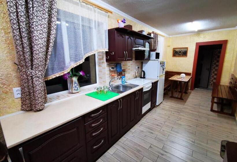 غرفة قياسية ثلاثية, міні квартал