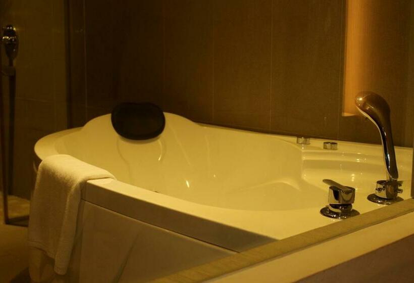 주니어 스위트, Os Style Hotel Batam Powered By Archipelago