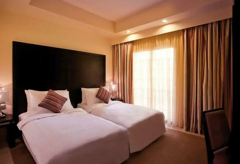 Villa 3 Makuuhuonetta, Mövenpick Beach Resort Al Khobar