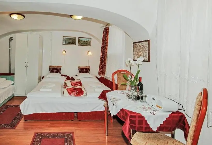 آپارتمان 2 خوابه, Barokk Vendégház