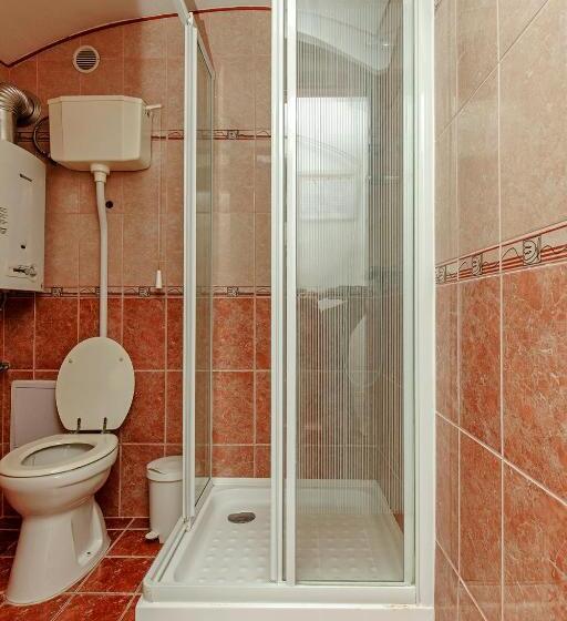 شقة غرفتين, Barokk Vendégház