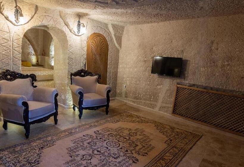 سوئیت با وان آب گرم, Grand Elite Cave Suites