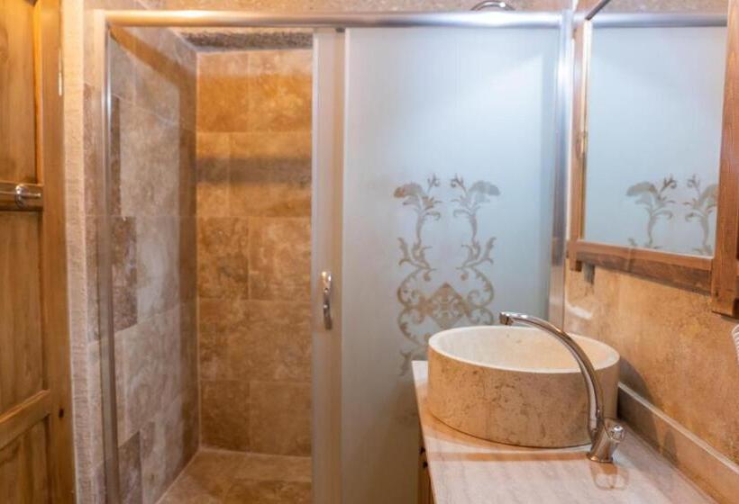 سوئیت با وان آب گرم, Grand Elite Cave Suites