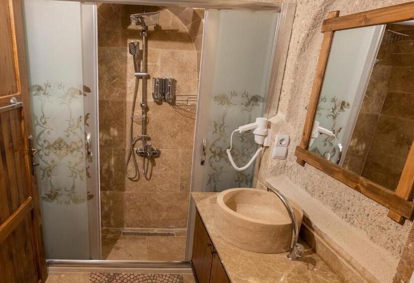 스위트 킹사이즈 침대, Grand Elite Cave Suites