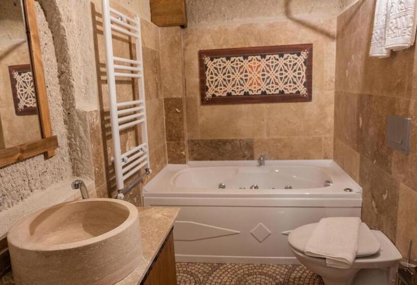 سوئیت با تخت بزرگ, Grand Elite Cave Suites
